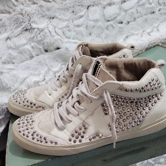 ShuShop Severine Sneaker Womens Sz 9 Cream Mid top, silver studs and White star - Picture 5 of 11
